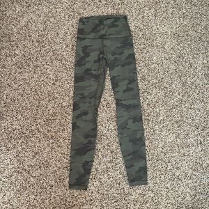 Lululemon Align Legging, size 4, 28’, green camouflage